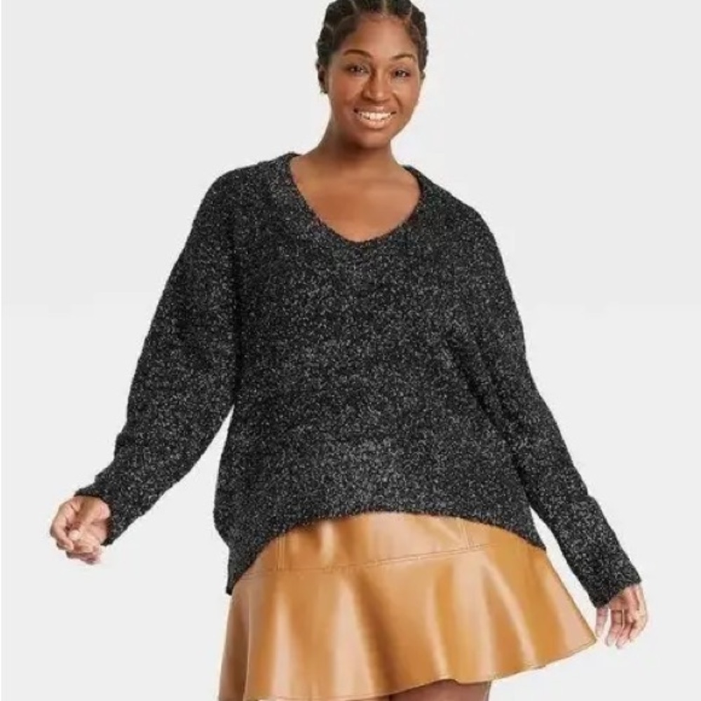 NWOT Ava & Viv Women's Black Shimmery V-Neck Sweater Size 4X Oversized